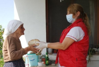 Община „Тунджа“ продължава осигуряването на топъл обяд на