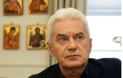 Волен Сидеров протестира ковид-мерките във Върховния административен съд