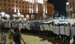 България след &quot;Великото народно въстание&quot;: четири срамни операции
