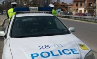 Три кирки забити в лек автомобил в Ямбол /не е на новите полицейски/