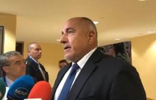 Нецензурираната пресконференция на премиера Борисов, в която той говори, че бил поздравен,