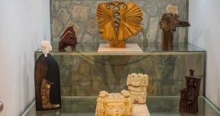 Експозицията „Декоративни изкуства. Накити. Скулптура“ гостува