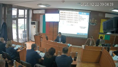 С 32-ма регистрирани и трима закъснели започна заседанието на Общинския съвет на Ямбол.