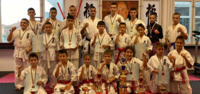 Куп медали за каратистите от Спортен клуб "Дойчев 2020"