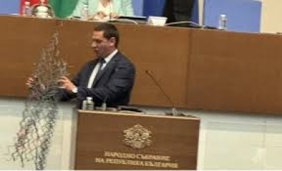 Депутатът от Мамарчево Никола Димитров е загрижен за комфорта в полицейските управления