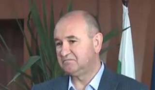 В името на народа! /&quot;Той е с усещането за божество, за човек извън закона&quot;/