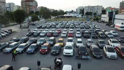 При голям интерес премина безплатната прожекция на филма "Игра на доверие"