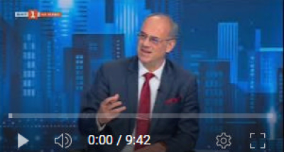 Екзистенциално гледиво - Атанас Семов: Отечеството с главна, апатията с малка...