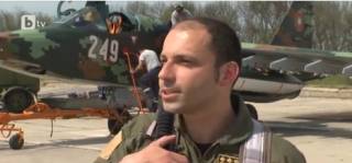 Пилотите от Авиобаза Безмер в Деня на храбростта.