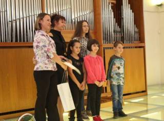 НАГРАЖДАВАНЕ И СНИМКИ В Пресцентъра на общината съобщават, че