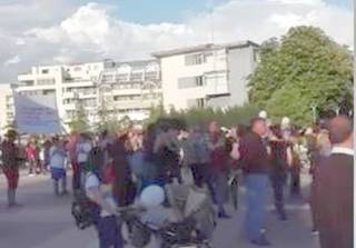 Срещу Родител 1 и 2 /на управляващите/ в Ямбол