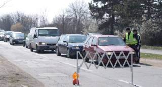 От КПП-та на входно-изходните пътни артерии на Ямбол са върнати 72 граждани