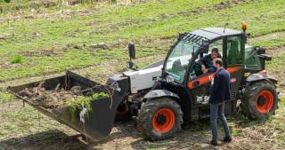 Почистват Тунджа от едрогабаритни отпадъци