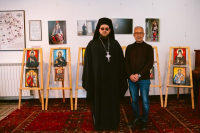 Община „Тунджа“ откри първата авторска изложба на иконописеца Васил Василев