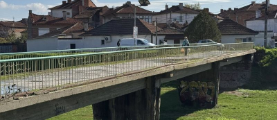 В Ямбол започнаха дейностите по текущ ремонт на още три пешеходни моста.