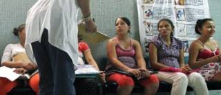 Допълнително наложените противоепидемични мерки в ромската махала на Стралджа остават.