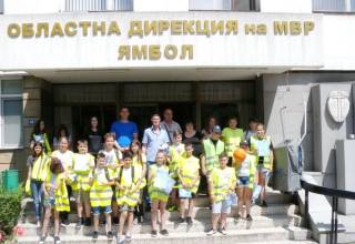 Детски полицейски управления при ОДМВР Ямбол в състезателна игра „Лабиринт“