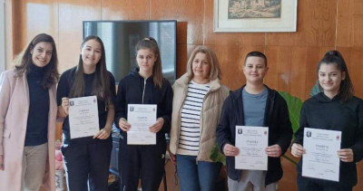 „Социалните мрежи „необходимото зло“