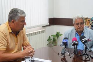 Издателство „Захарий Стоянов“ дари 2000 тома на