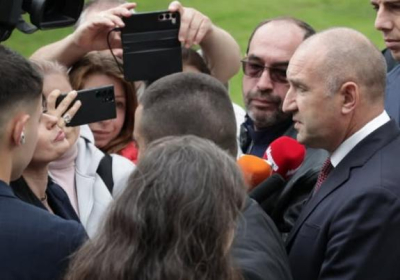 ПРЕЗИДЕНТЪТ РУМЕН РАДЕВ