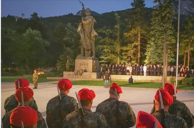 ПРЕЗИДЕНТЪТ РУМЕН РАДЕВ