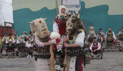 Продължават кукерските игри в Тунджанско.