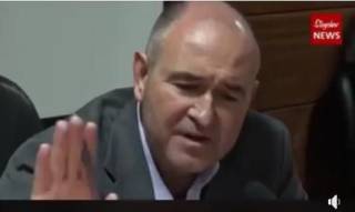 Всички тези, които си въобразяват, че свободата и демокрацията на тази територия имат някакво значение