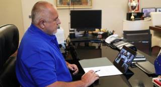 От късно заседание на МС: Всички права, възникнали с извънредното положение, се удължават с 2 месеца след 13 май.„„„