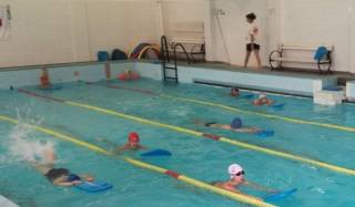 УЧИЛИЩЕ ПО ПЛУВАНЕ И ПРЕВЕНЦИЯ НА ВОДНИЯ ТРАВМАТИЗЪМ “ПРИЯТЕЛИ С ВОДАТА“