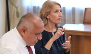 Всички решения на МС /нечуващи видно има в Правителството. Протестът да помисли/