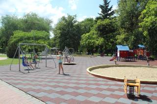 Ремонти на детски площадки в Ямбол