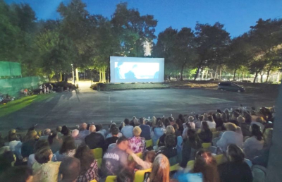 „Последният ерген“ и „Клас 90“ безплатно в Лятното кино на Ямбол тази седмица