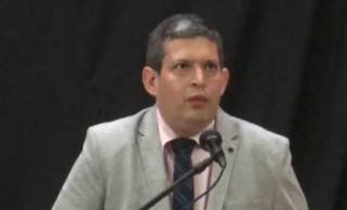 Браво, Калиманов.!..Той упрекът не беше към него, а към председателят Шиков,