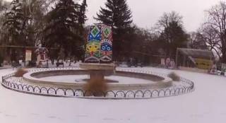 Празникът свърши. Дойде зимата и снегът.. Днес разкукертаунваха