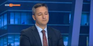 "Новото лице" на БСП - Вигенин, икономист по образование, но международник по призвание