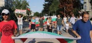 СЛЕД ГОРЕЩОТО ПОЛИТИЧЕСКО ЛЯТО /Партиен живот в Ямбол/