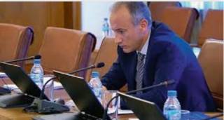 Събирането на пари от родителите в учебните заведения,