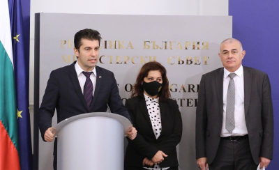 75 лева за пенсионери с бустерна инжекция обещава правителството. Бонуси и за първа инжекция