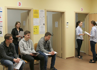 Пазарът на труда в Ямболско: Над 100 свободни работни места във всички сектори, към 7 април