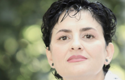 Неделно четиво: Калина Андролова: Даваме ПВО и самолетите, оставаме само по шорти