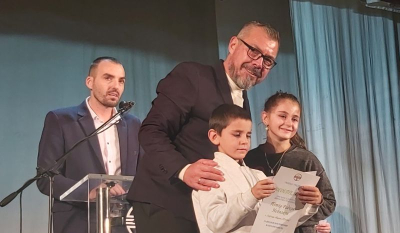 Община „Тунджа” връчи еднокротно финансово стимулиране на близо 120 ученици и студенти