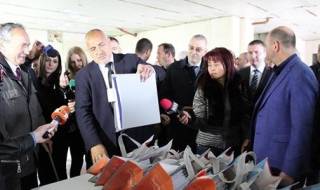 СЪЗДАЙ ПРОБЛЕМ, РЕШИ ПРОБЛЕМ