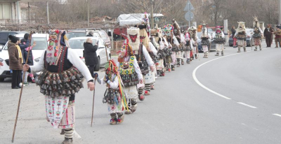 Продължават кукерските празници в община Тунджа.