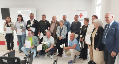 БЧК - Ямбол празнува, поднесе цветя, връчи отличия