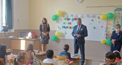 ЧЕСТИТ ПЪРВИ УЧЕБЕН ДЕН!