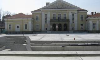 ЧЕСТИТО НА НАГРАДЕНИТЕ! Наградите на Ямбол за 24 май / образование и култура са за: