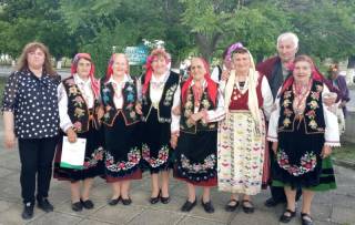 НАГРАДА ЗА ГРУПА ЗА АВТЕНТИЧЕН ФОЛКЛОР