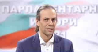 Този човек не е ли писал на листче 500 К. И няма българско гражданство?, А ИТН?