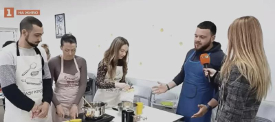 Сладкото лице на село Роза: Как един кулинарен курс обединява