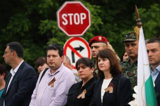 Ямболци почетоха днес Деня на Победата и Деня на Европа /и тримата &quot;големи&quot; управляващи не снизходиха да отдадат почит или да поздравят/